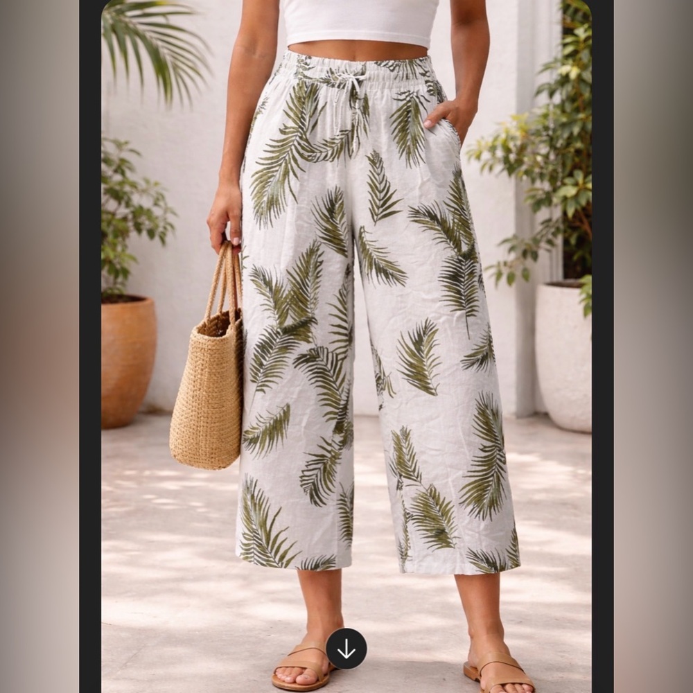 Panama Jack Cropped Cream and Green Tropical Patterned Pants